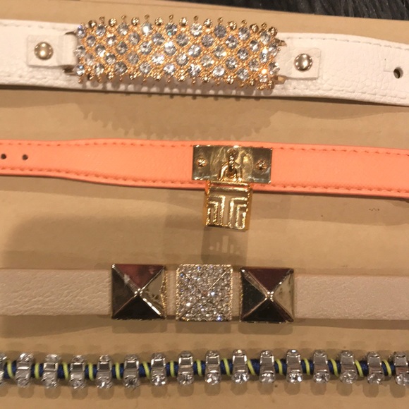 Bundle of four bracelets - Picture 3 of 3